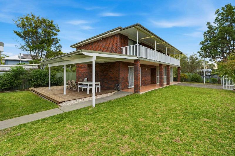 Sea La Stay Beach House by Book Jervis Bay - Spacious Dual Living Retreat in Vincentia 3 Mins Walk to the Beach - image 6