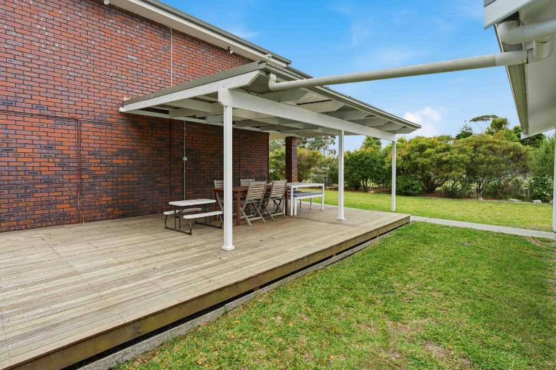 Sea La Stay Beach House by Book Jervis Bay - Spacious Dual Living Retreat in Vincentia 3 Mins Walk to the Beach - image 16