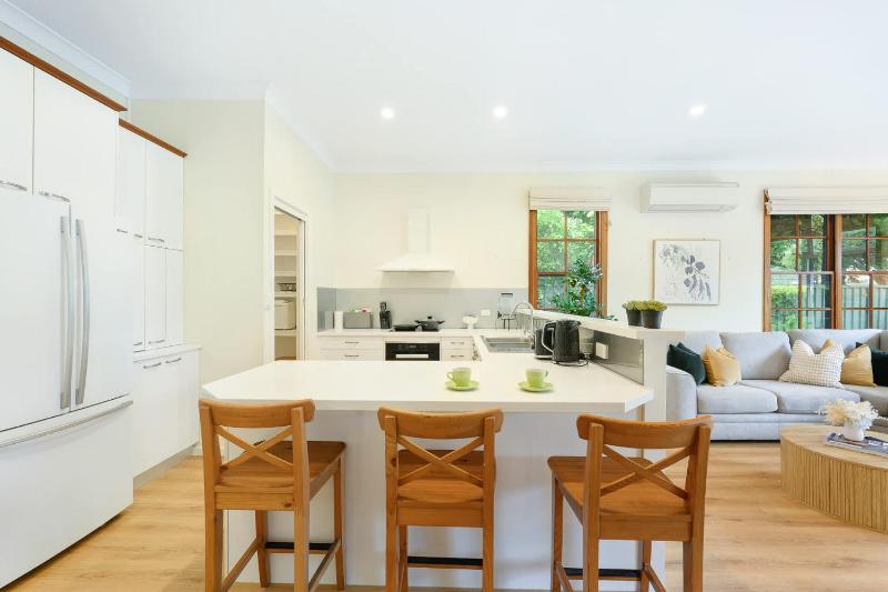 Peaceful Riverview Retreat Near Chatswood & City - image 9