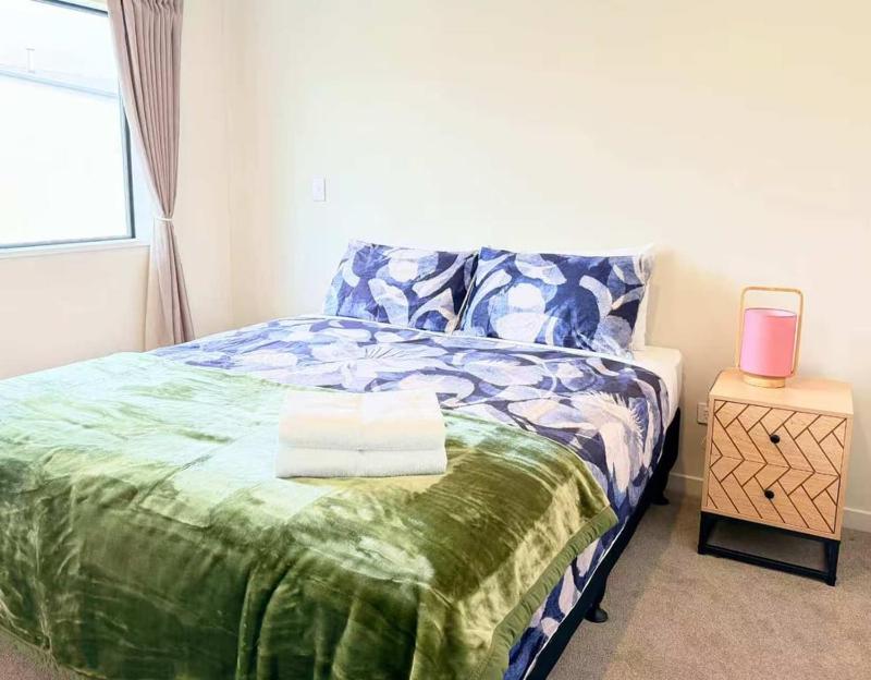 Central Christchurch Sweet Home - image 4