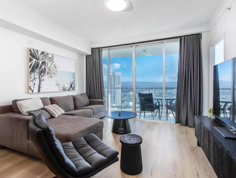 Chevron Renaissance - Private Apartments by Coastal Letting Co - image 15