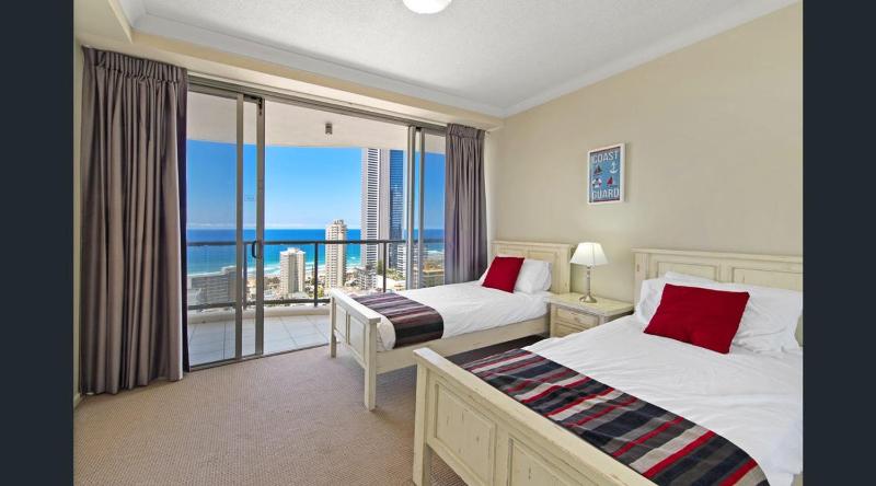Chevron Renaissance - Private Apartments by Coastal Letting Co - image 7