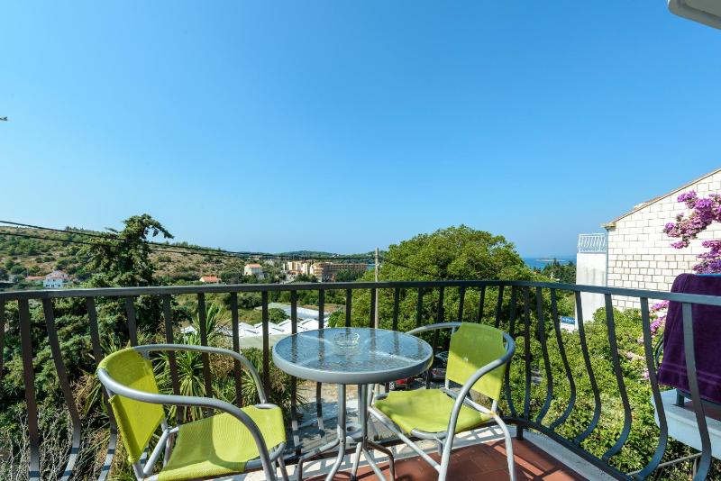 Triple Room with Sea View image 2