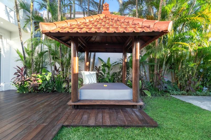 Villa Istana 2 - 2BR Private Pool Villa Near Binta - image 5