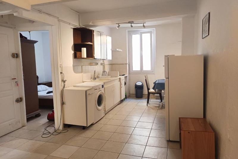 Sunny apartment right in the center of Perpignan - image 1