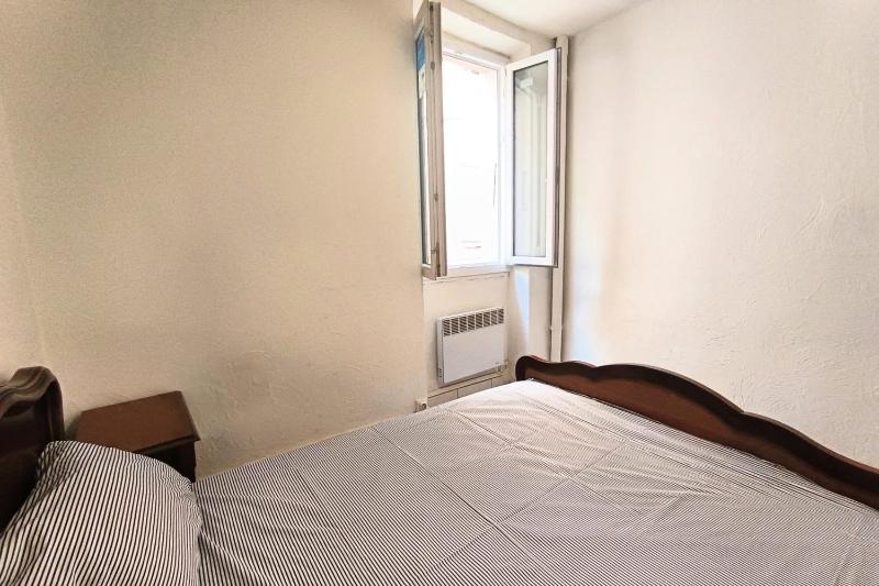 Sunny apartment right in the center of Perpignan - image 6