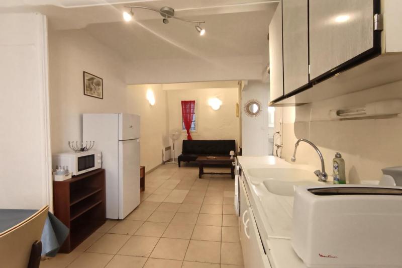 Sunny apartment right in the center of Perpignan - image 7