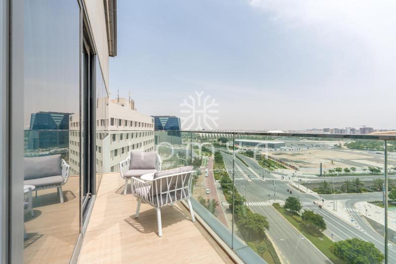 Lux Yas Escape w Beach & Pool Access Near F1 - image 14
