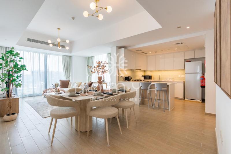 Lux Yas Escape w Beach & Pool Access Near F1 - image 16
