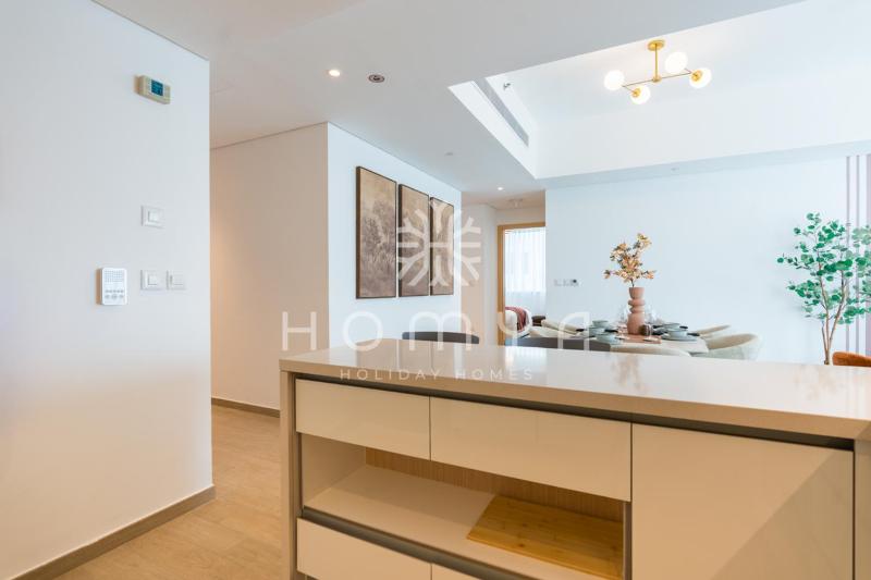 Lux Yas Escape w Beach & Pool Access Near F1 - image 6