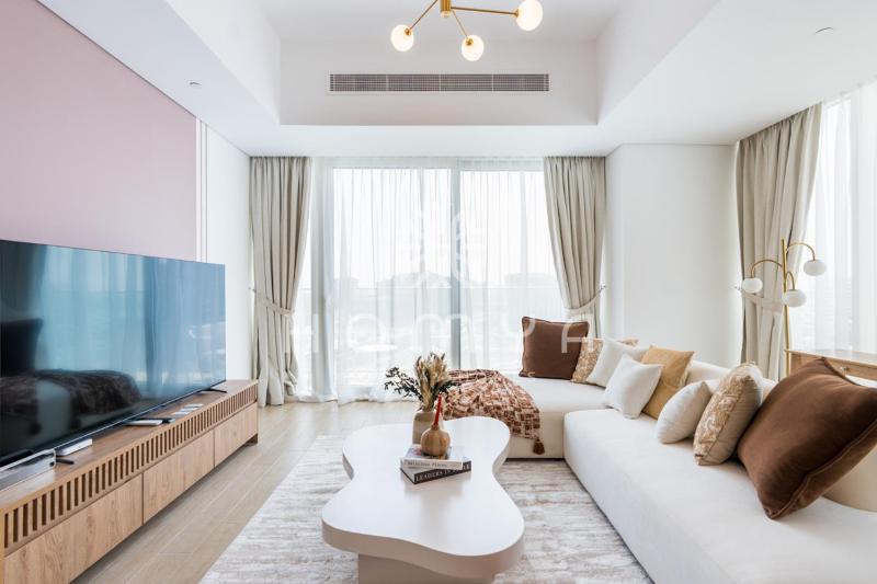Lux Yas Escape w Beach & Pool Access Near F1 - image 5