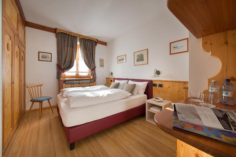 Basic Double or Twin Room image 1