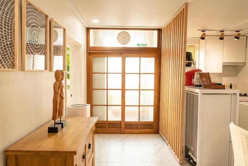 JT Tailored Service Home near Hyehwa Station - image 11