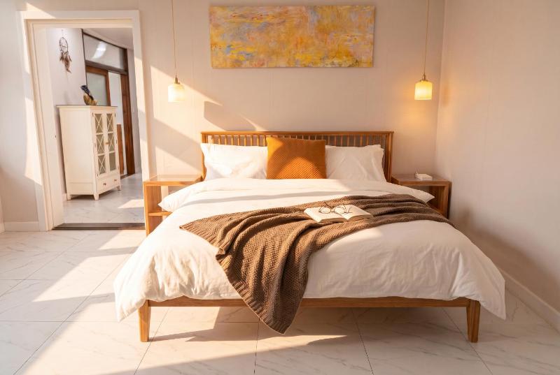 JT Tailored Service Home near Hyehwa Station - image 15