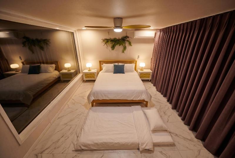 JT Tailored Service Home near Hyehwa Station - image 4