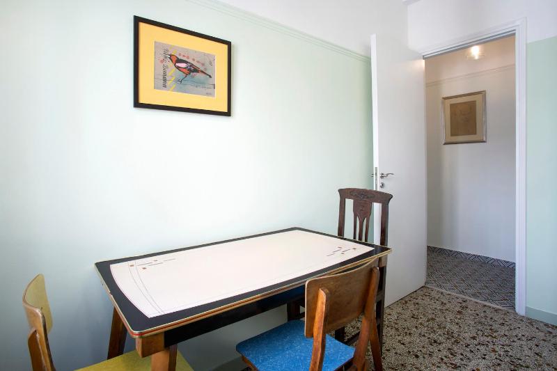 Lovely two-bedroom apartment with roof garden! EP7 - image 8