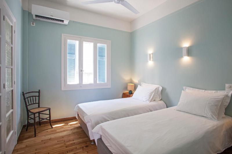 Lovely two-bedroom apartment with roof garden! EP7 - image 9