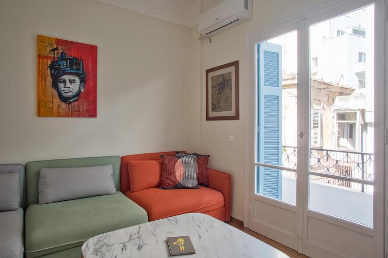 Lovely two-bedroom apartment with roof garden! EP7 - image 2
