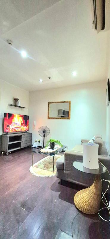 Luxurious 2BR Condo in Makati City with Stunning Views - image 16