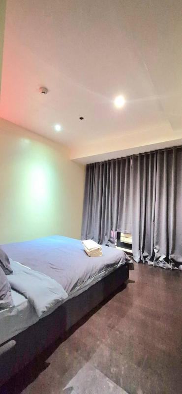 Luxurious 2BR Condo in Makati City with Stunning Views - image 15