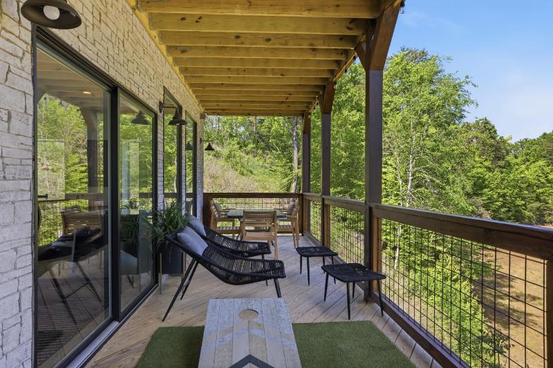 Black Bear Cove cabin - image 27