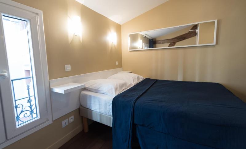 Standard Double Room image 3