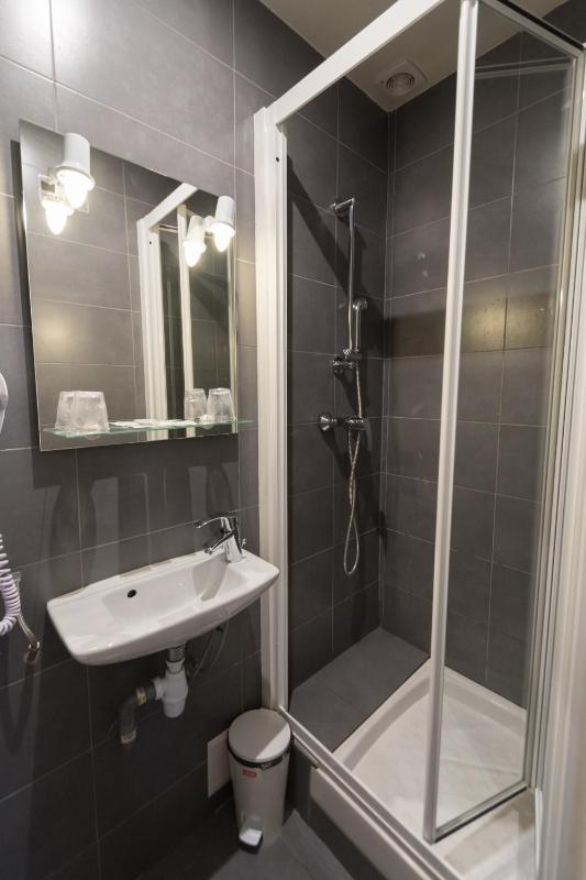 Classic Triple Room image 3