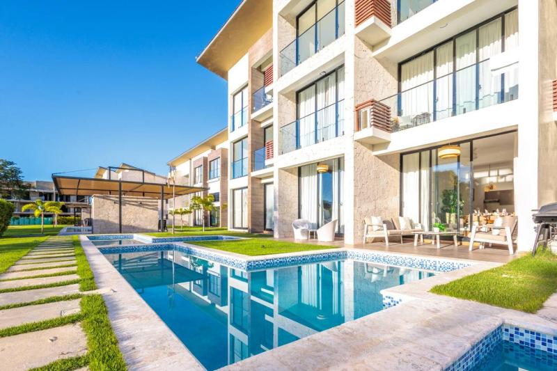 Stylish 2BD Pool and Golf Views in Cocotal. - image 21