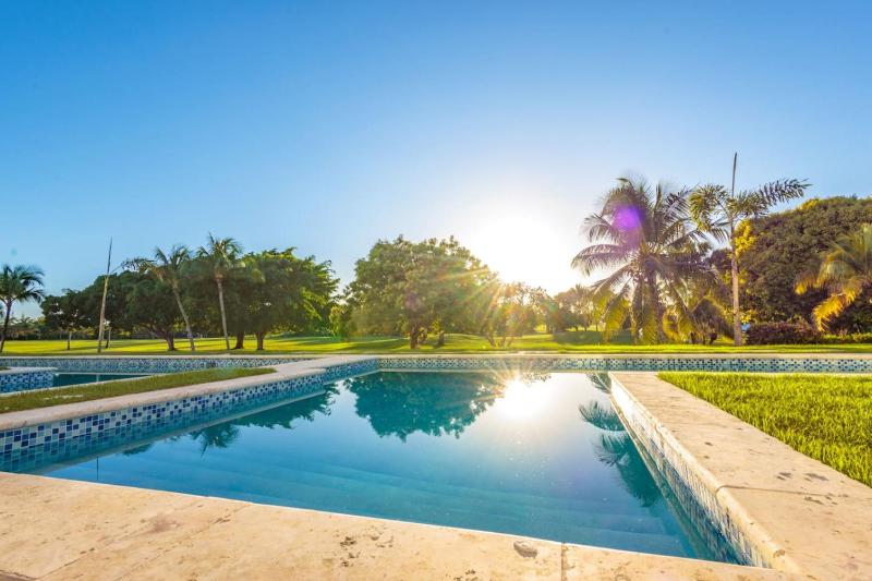 Stylish 2BD Pool and Golf Views in Cocotal. - image 5