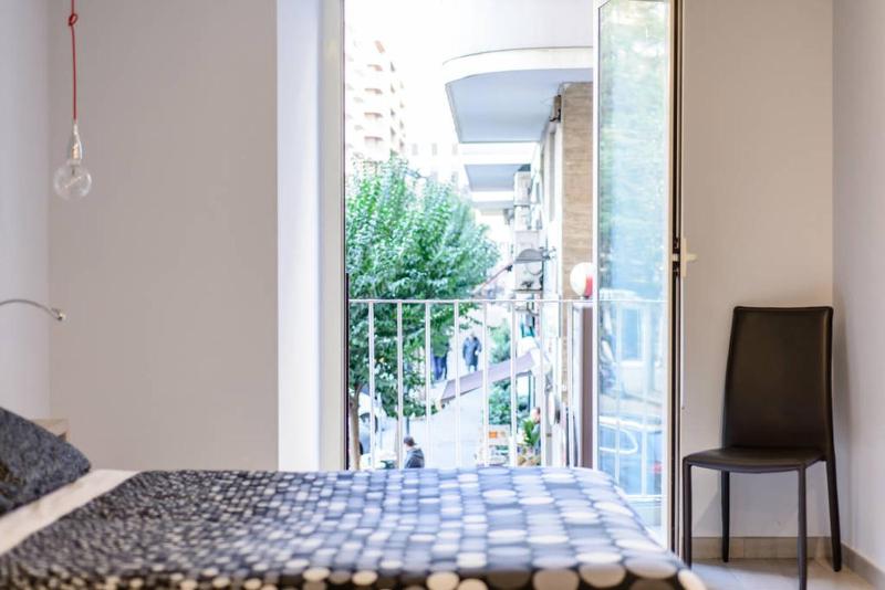 Deluxe Double Room with Balcony image 3