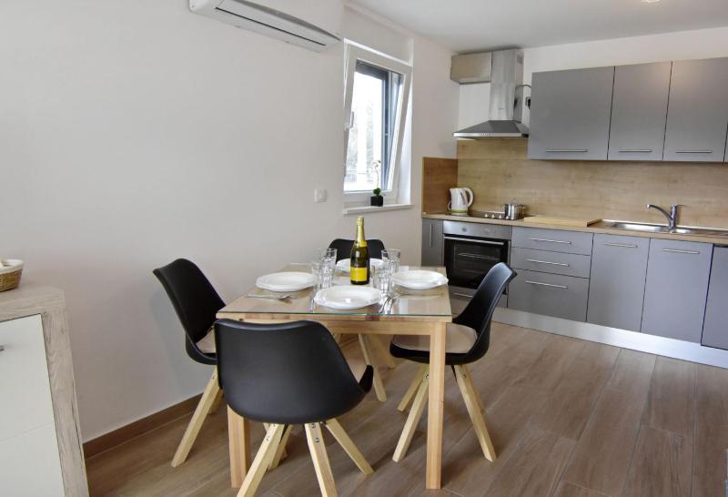 Comfort apartment in Zambratija - image 27
