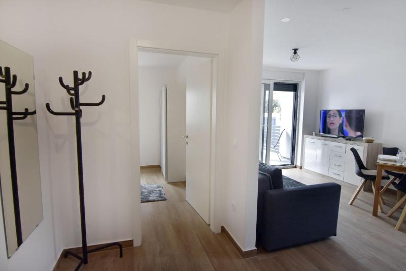 Comfort apartment in Zambratija - image 25