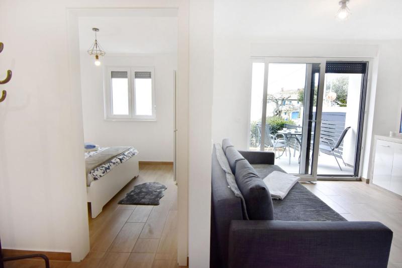 Comfort apartment in Zambratija - image 18