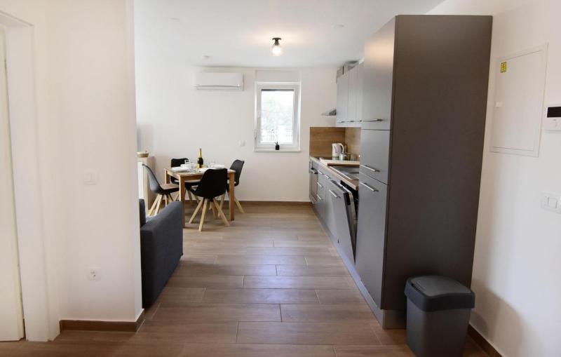 Comfort apartment in Zambratija - image 35