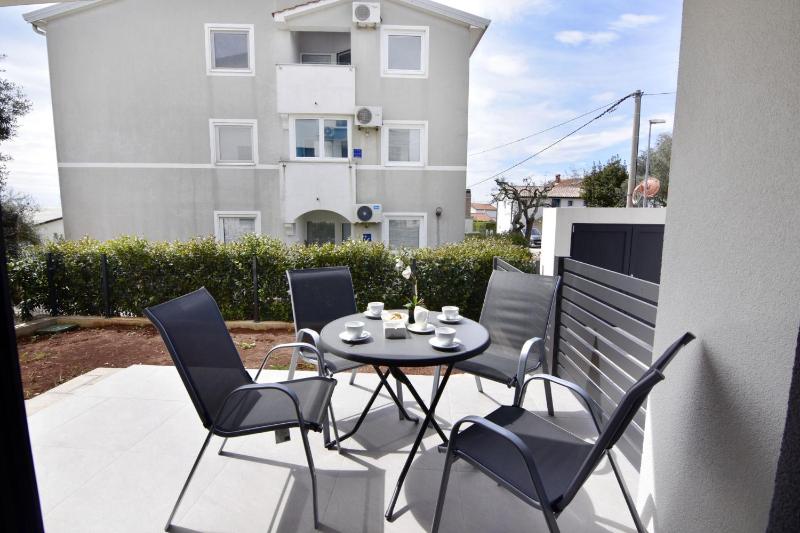 Comfort apartment in Zambratija - image 4