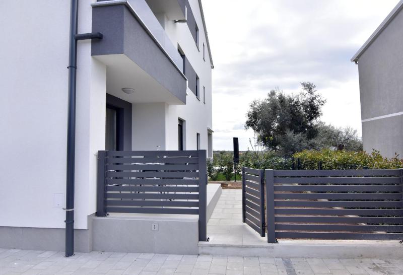 Comfort apartment in Zambratija - image 6