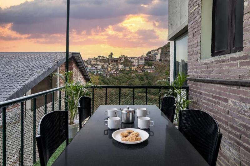 8 Bedrooms Private Property I Familys I groups I Kitty Parties I Near Mall Road Kasauli I By Kasauli Residency - image 16