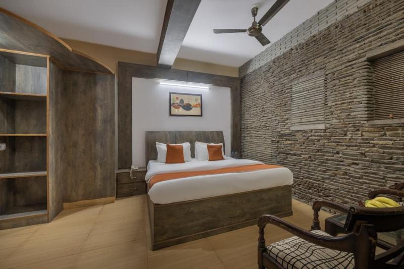 8 Bedrooms Private Property I Familys I groups I Kitty Parties I Near Mall Road Kasauli I By Kasauli Residency - image 21