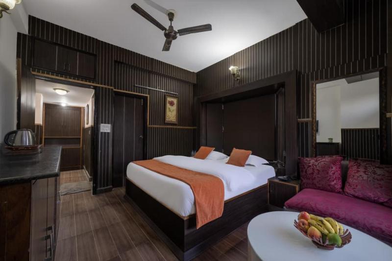 8 Bedrooms Private Property I Familys I groups I Kitty Parties I Near Mall Road Kasauli I By Kasauli Residency - image 14