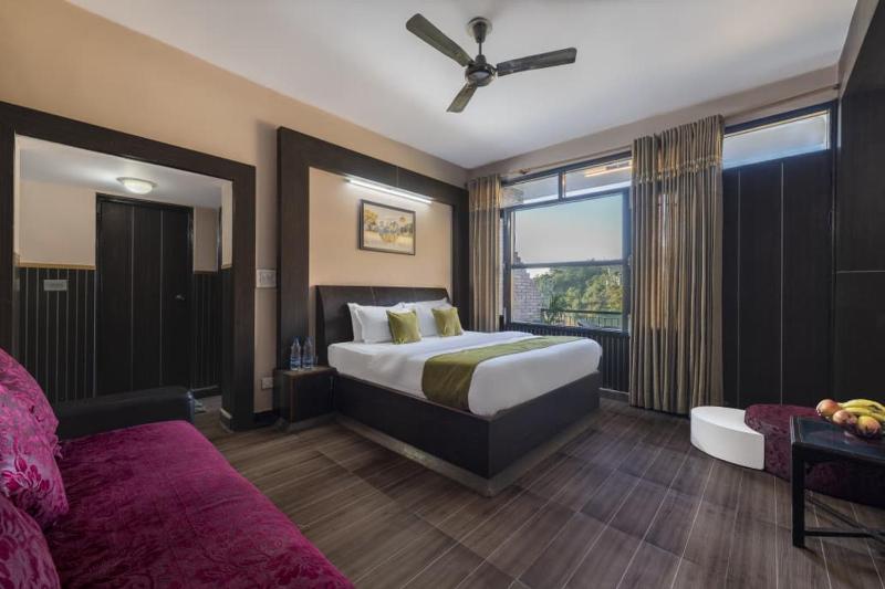 8 Bedrooms Private Property I Familys I groups I Kitty Parties I Near Mall Road Kasauli I By Kasauli Residency - image 15