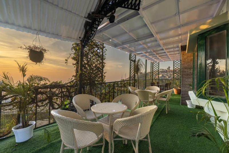 8 Bedrooms Private Property I Familys I groups I Kitty Parties I Near Mall Road Kasauli I By Kasauli Residency - image 17