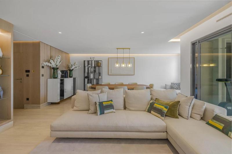 Ref 2058 Cannes Croisette Luxury 2-Bedroom Apartment Indoor Pool for rent - image 14