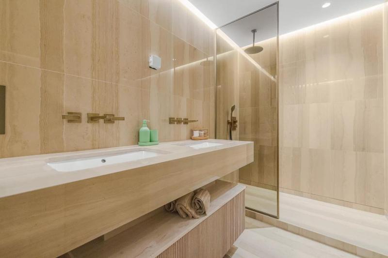 Ref 2058 Cannes Croisette Luxury 2-Bedroom Apartment Indoor Pool for rent - image 7