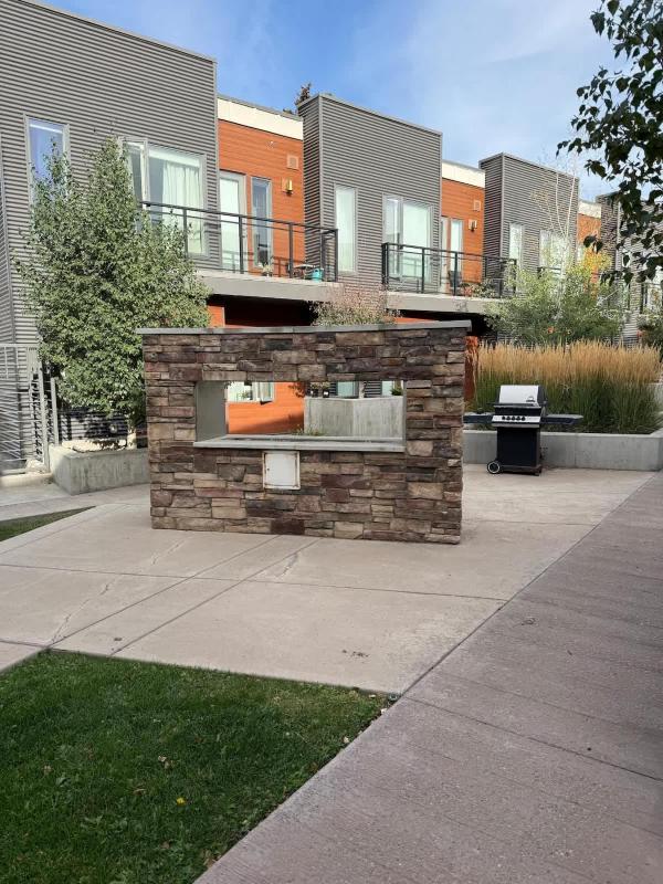 Cozy Modern Mission 1 BR 5minDT Heated Prk SPA - image 2