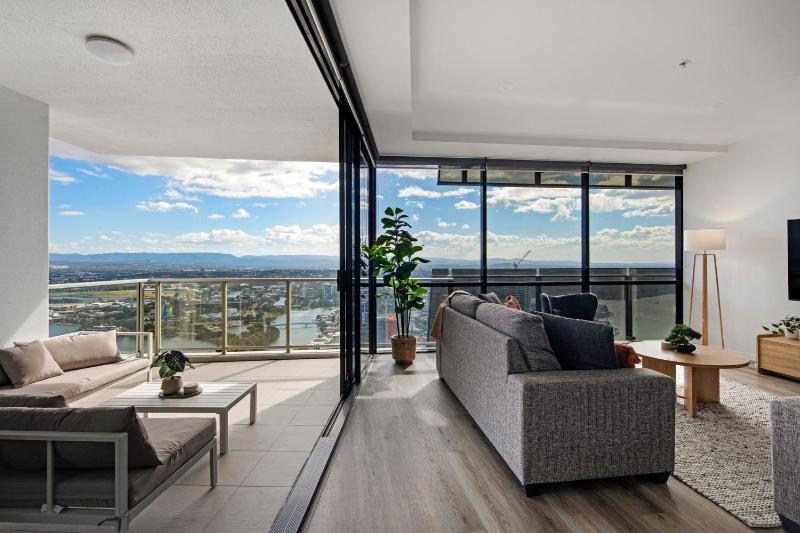 Circle On Cavill High Floor 1 Bedroom Apartment - CoastHM - image 14