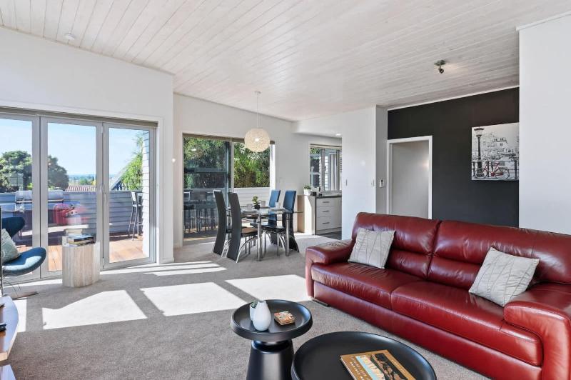 Kowhai Views - Stylish & Modern in Great Location - image 34