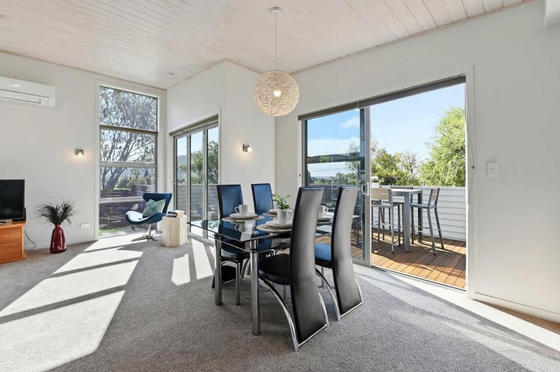 Kowhai Views - Stylish & Modern in Great Location - image 9