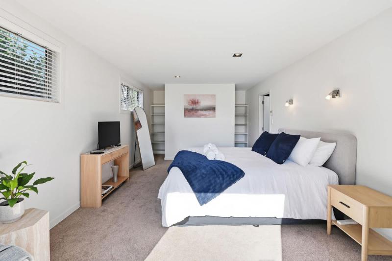 Kowhai Views - Stylish & Modern in Great Location - image 20