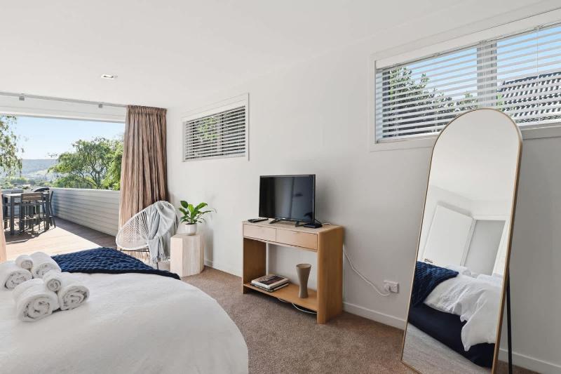 Kowhai Views - Stylish & Modern in Great Location - image 14