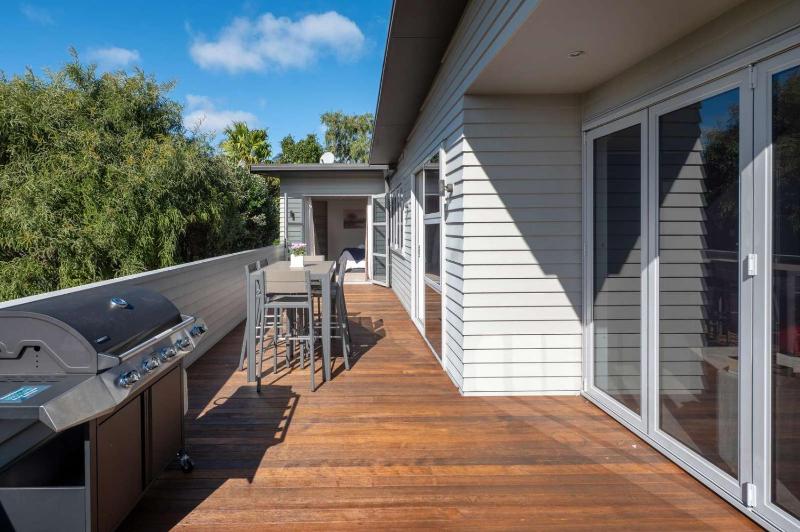 Kowhai Views - Stylish & Modern in Great Location - image 25